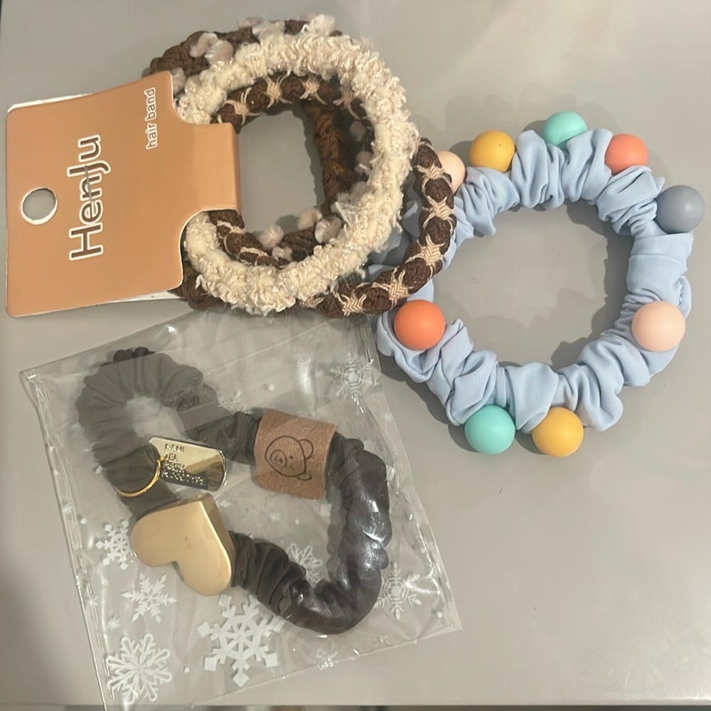NWT Hair ties/elastics